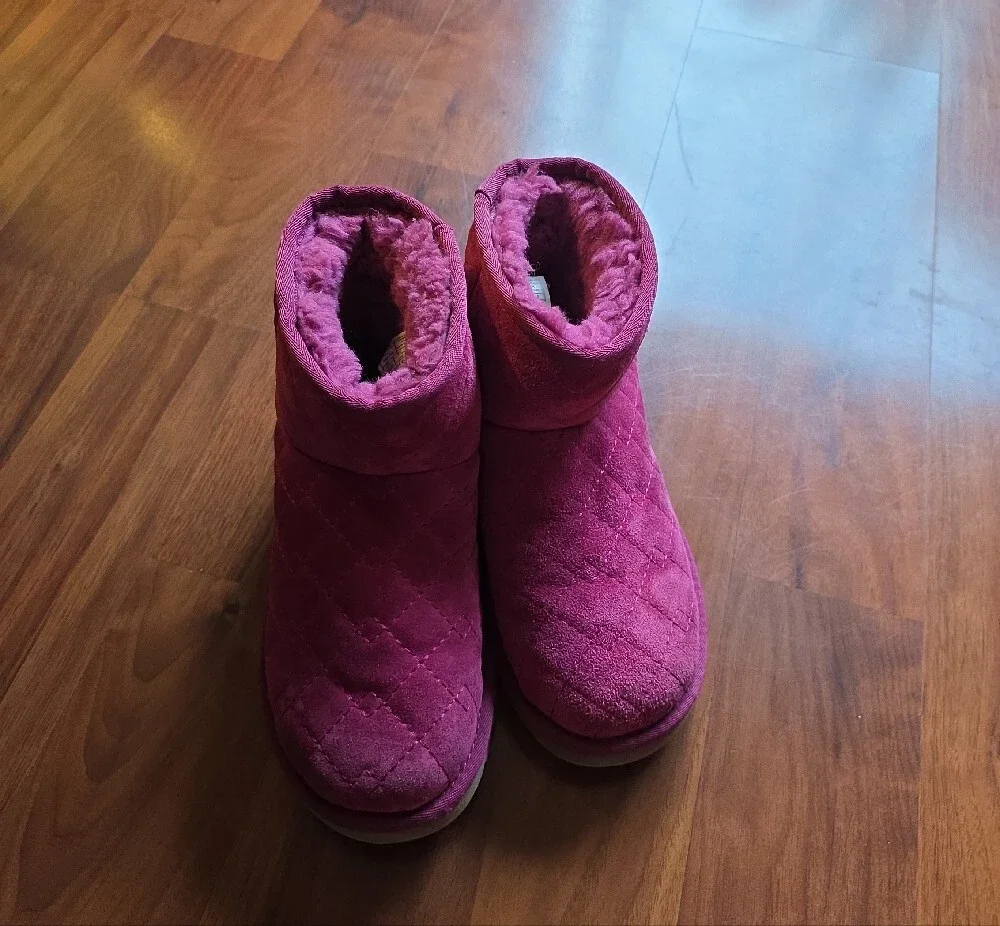 UGG Kids Quilted Fleece-Lined Slippers in Berry
